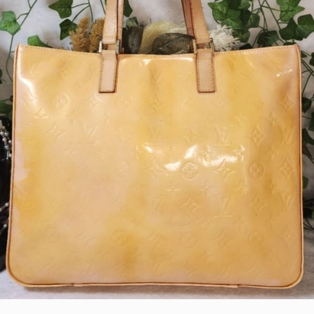 Authentic Louis Vuitton Columbus Vernis Bag with Dust Bag - Picture 4 of 16